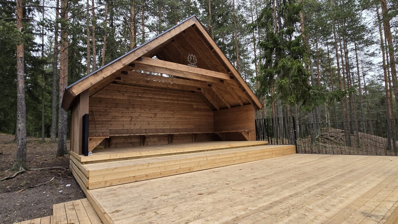 Hartusvuoren/Pukinvuoren laavu